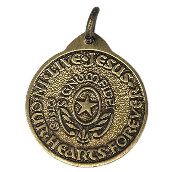 Lot of 11 Vintage Catholic Medals & Cross Pendants – Saints, Virgin Mary, Jesus - Picture 3 of 16